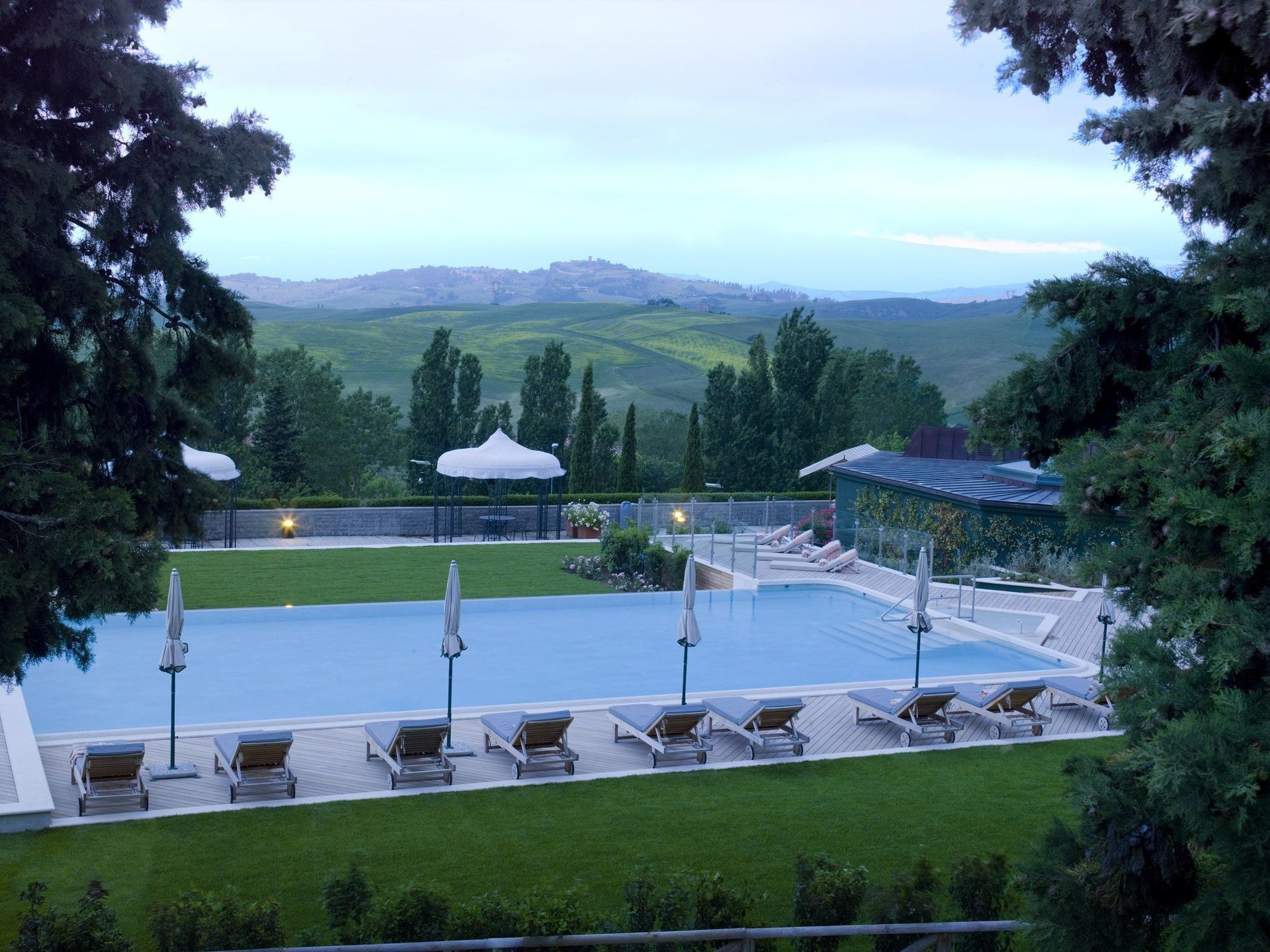 Fonteverde Lifestyle & Thermal Retreat - The Leading Hotels Of The World San Casciano dei Bagni Facilities photo The swimming pool at the hotel